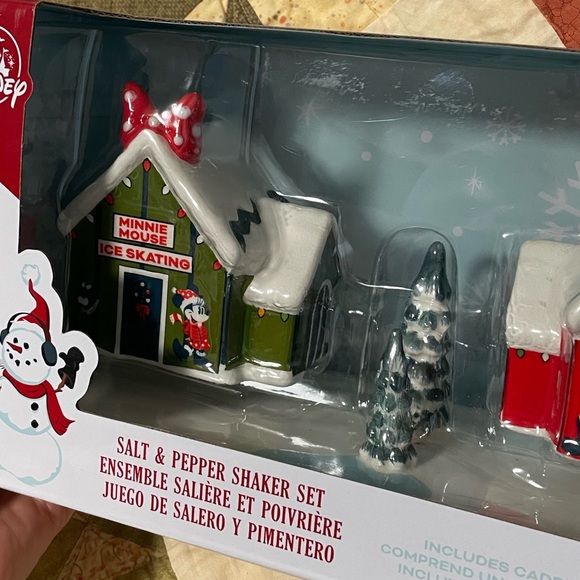 Mickey and Minnie Mouse Holiday Salt and Pepper Set - Picture 5 of 9